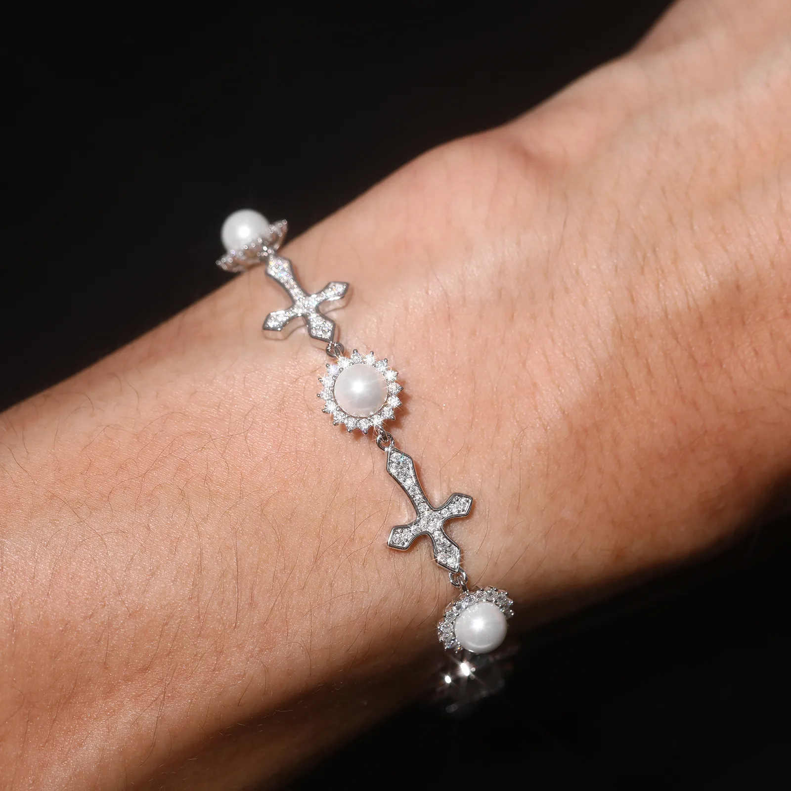 TQB0147 S925 Silver 18K White Gold Full Pavé Moissanite Pearl Cross Hip-Hop Bracelet 2.43ct